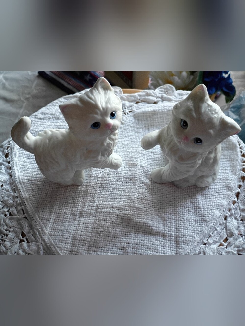 Vintage Homco 1413 Pair Of Porcelain Kittens, Playful, Persian Blue Eyes, White